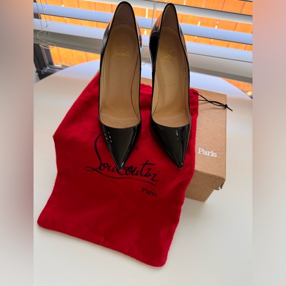 Christian Louboutin
So Kate Patent Pointed-Toe Red Sole Pump - Picture 4 of 16
